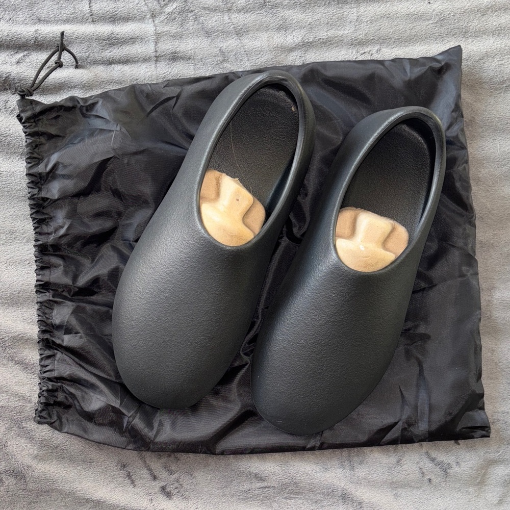 Yeezy SL-01 Black Slip-On Shoes